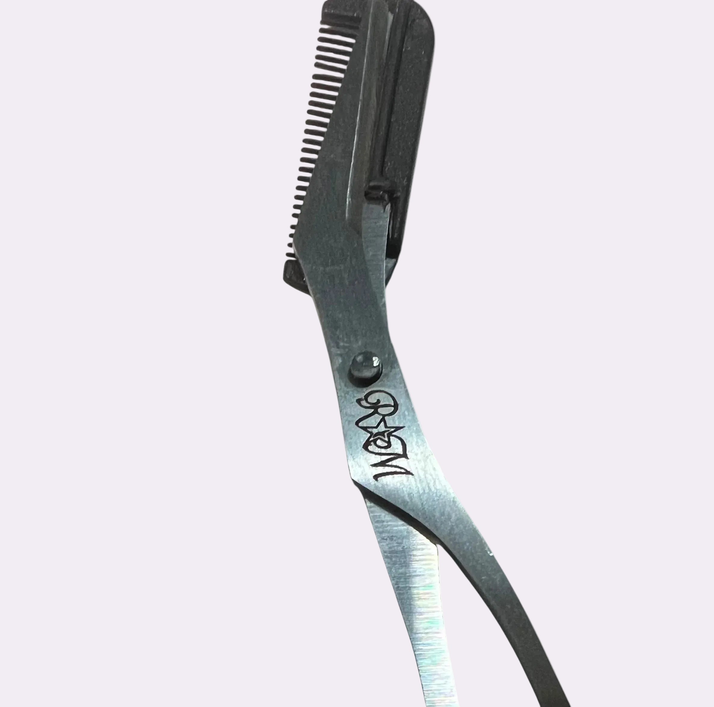 Beauty Trimmer Eyebrow Scissors with Comb - Rodolfo Medina